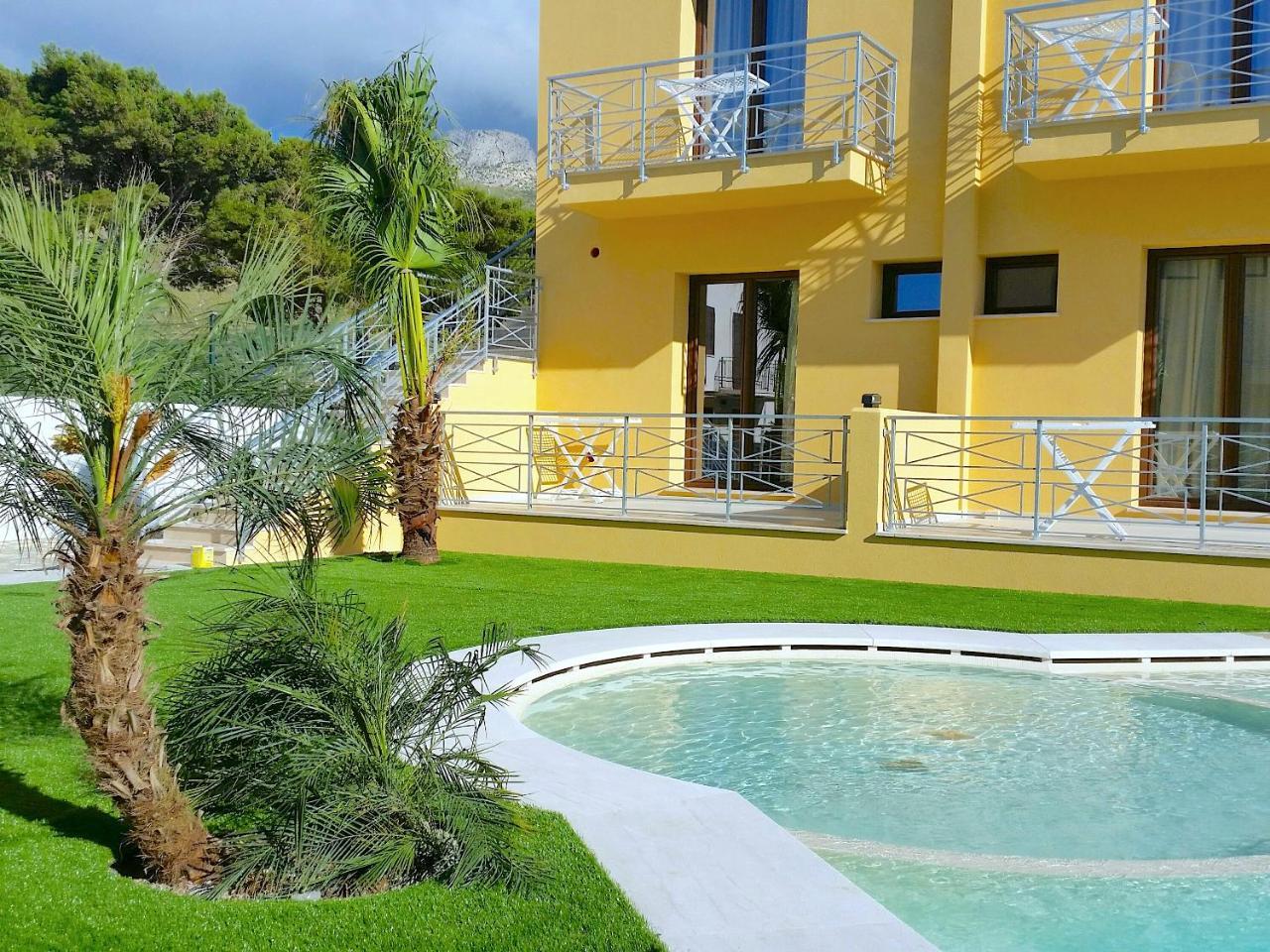 Le Piscine Aparthotel *